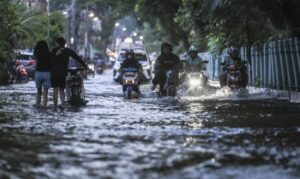 Read more about the article Update Banjir Jakarta: Genangan Meluas ke 80 RT dan 23 Ruas Jalan, Terbanyak di Jakarta Selatan