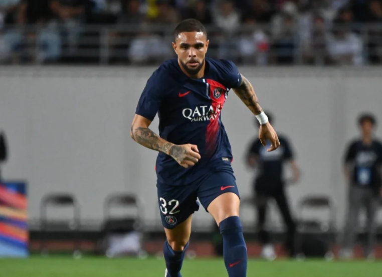 Read more about the article Persib Bandung Dekati Layvin Kurzawa, Eks Bek PSG Siap Ramaikan BRI Super League